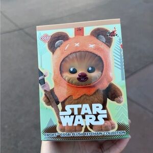Ewoks Cosbi Mystery Plush Keychain
Collection Blind Box by Hot Toys - Star Wars